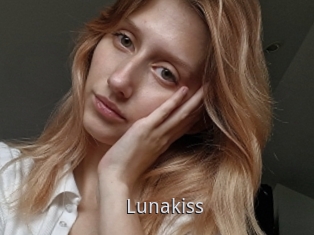 Lunakiss