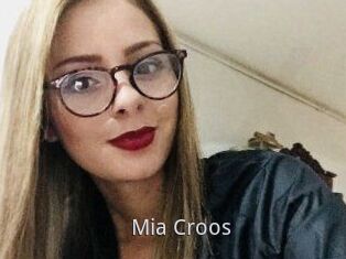 Mia_Croos