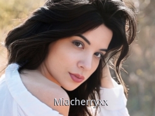 Miacherryxx